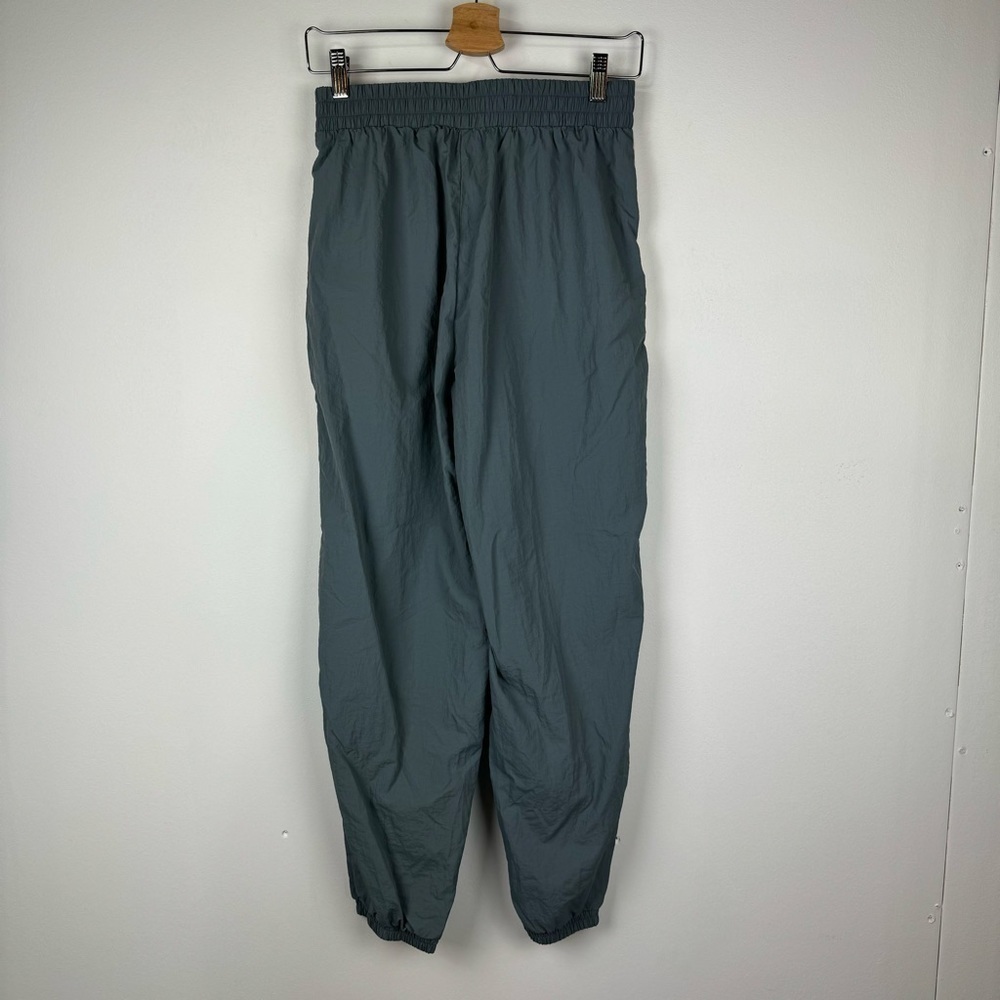 NWT Fabletics Jaylee Colorblock Track Pant, Storm Cloud Multi, Size Small - Picture 2 of 11
